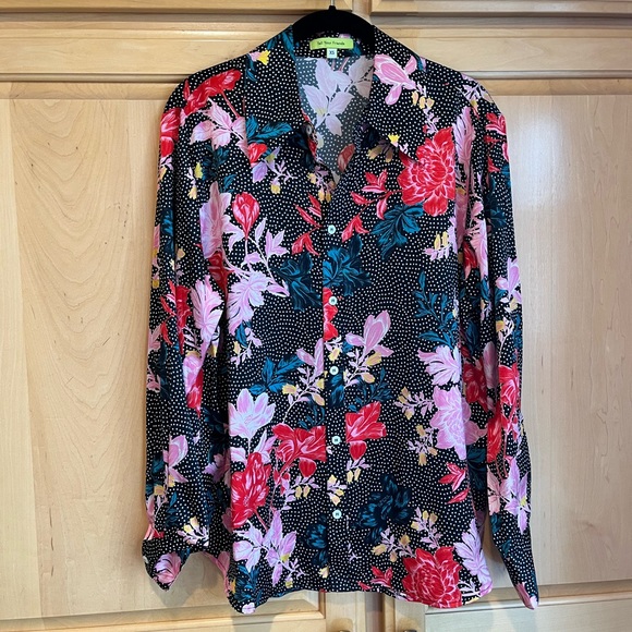 Tell Your Friends Button-Up Top in Alicia Print - Picture 5 of 8